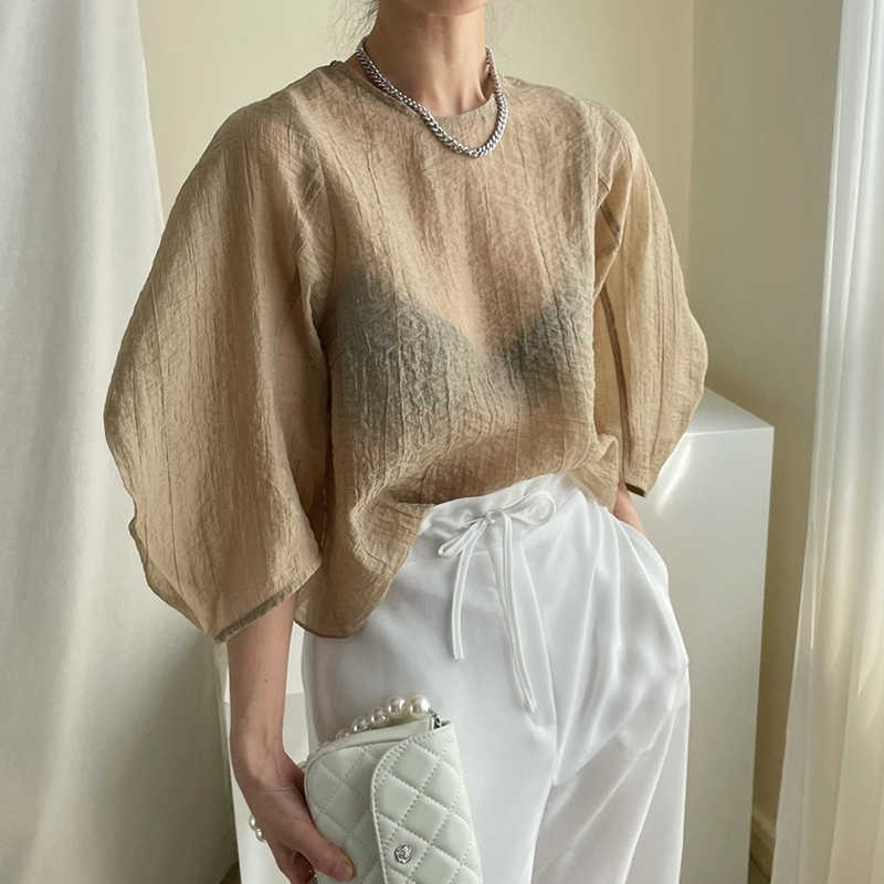 Korejpaa Women Shirt Summer Korean Round Neck Pullover Loose Casual Micro-Permeable Pleated Five-Point Puff Sleeve Blouses 210526
