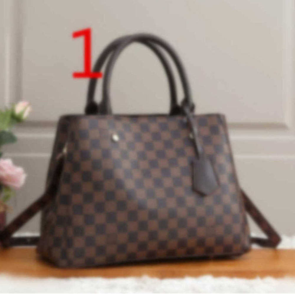 hight LVLOUISVITTONYSLvutton bags Fashion Shoulder bag Crossbody Presbyopic Messenger Trendy Womens Saddle qq39, Red;black
hight LVLOUISVITTONYSLvutton bags Fashion Shoulder bag Crossbody Presbyopic Messenger Trendy Womens Saddle qq39, Red;black