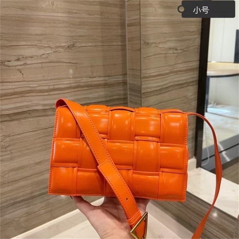 Bottegas Venet 2021 New Woven Women's Bag Single Shoulder Butterfly Men's and Same Lingge 7rue, B v
Bottegas Venet 2021 New Woven Women's Bag Single Shoulder Butterfly Men's and Same Lingge 7rue, B v