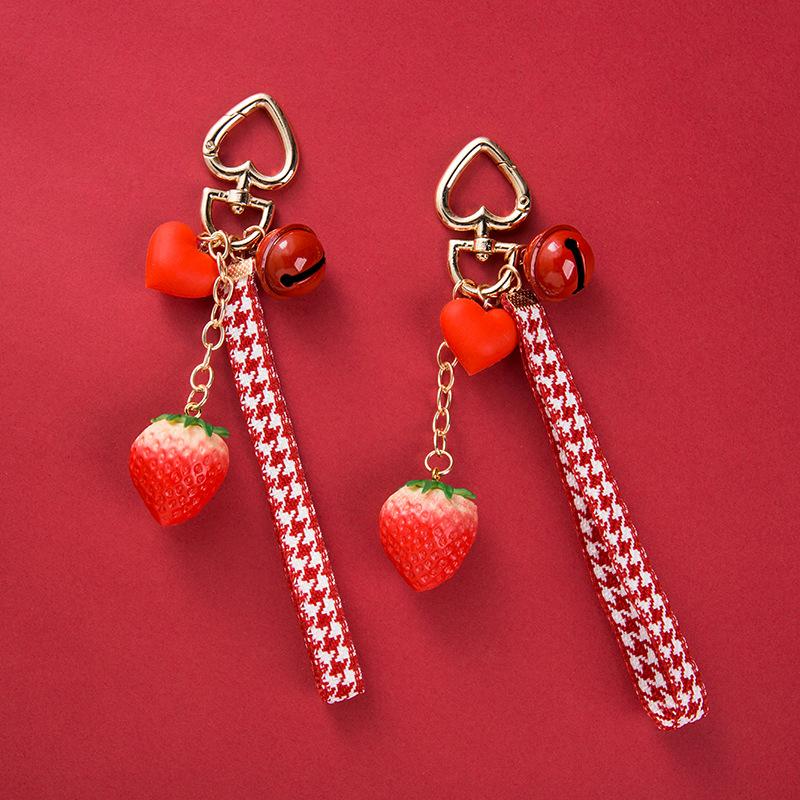 Keychains Cute Girl Heart Simulation Food Play Small Strawberry Baked Sweet Potato Keychain AirPods Pendant Lovers Car Keys
Keychains Cute Girl Heart Simulation Food Play Small Strawberry Baked Sweet Potato Keychain AirPods Pendant Lovers Car Keys