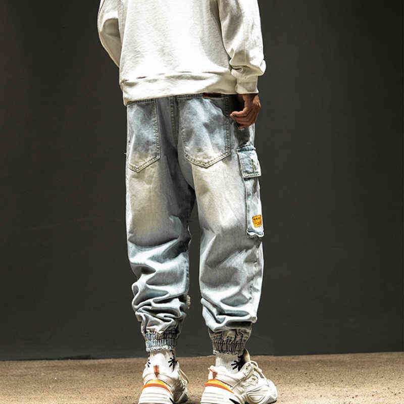 Aolamegs Jeans Men Red Letter Embroidery Ripped Patchwork Hole Harem Denim Pants Fashion High Street Cargo Trousers Streetwear 211111