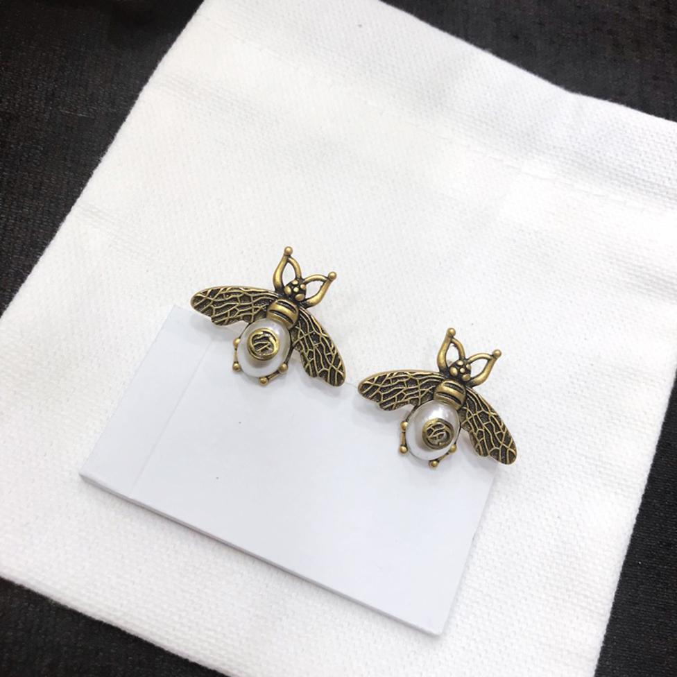 The fashion designer 2021 D a letter from stud earrings in early spring high quality new products6, Golden;silver
The fashion designer 2021 D a letter from stud earrings in early spring high quality new products6, Golden;silver