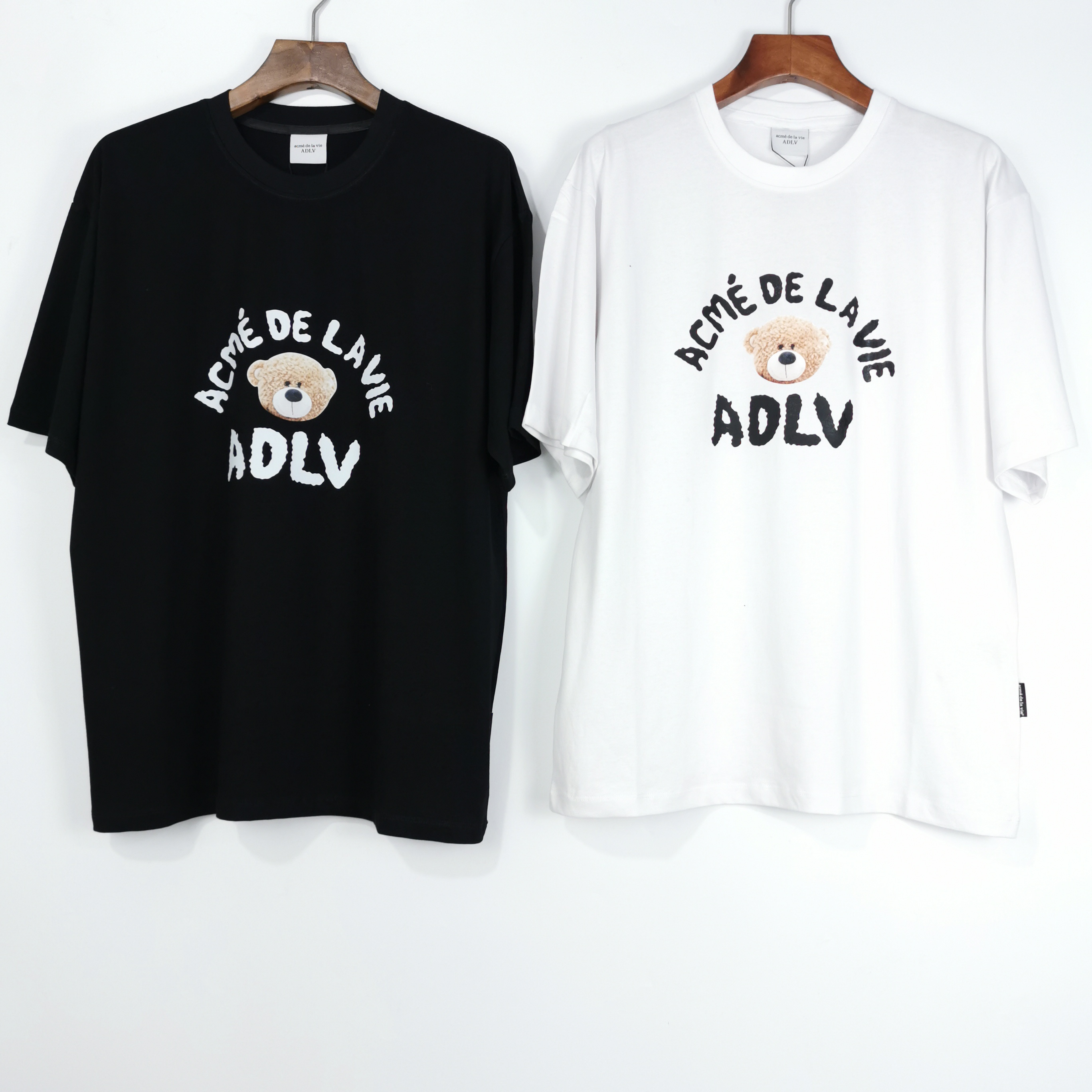 21ss ADLV mens designers t shirt classic letters short sleeve for men FOG Women's t-shirt Jerry Nine Sides Joint v01, White;black
21ss ADLV mens designers t shirt classic letters short sleeve for men FOG Women's t-shirt Jerry Nine Sides Joint v01, White;black