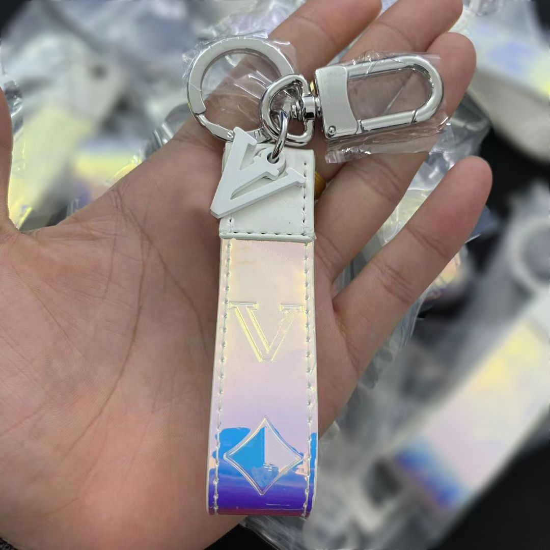 Trendy Luxury Designer Keychain Genuine Leather Rope 6 Colors Classic Keychains Colour Block Letter Keys Buckle Mens Womens Ornaments
Trendy Luxury Designer Keychain Genuine Leather Rope 6 Colors Classic Keychains Colour Block Letter Keys Buckle Mens Womens Ornaments