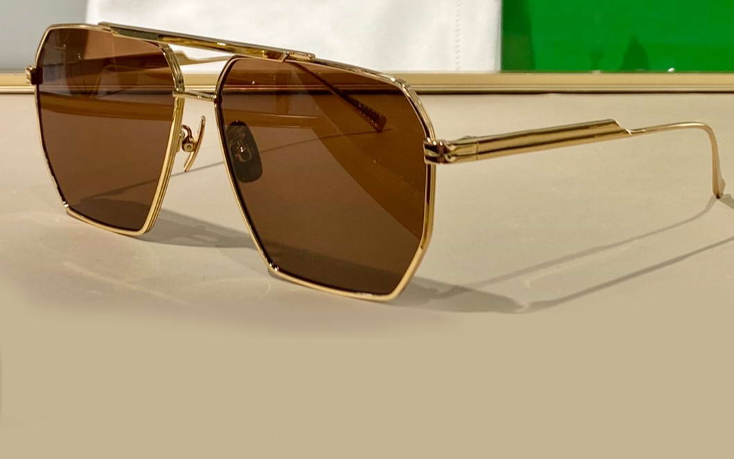 Gold Brown Sunglasses 1012s Sunnies Square Metal Frame Fashion Glasses for Men Women Sonnenbrille gafa de sol UV400 Protection Eyewear With Case
Gold Brown Sunglasses 1012s Sunnies Square Metal Frame Fashion Glasses for Men Women Sonnenbrille gafa de sol UV400 Protection Eyewear With Case