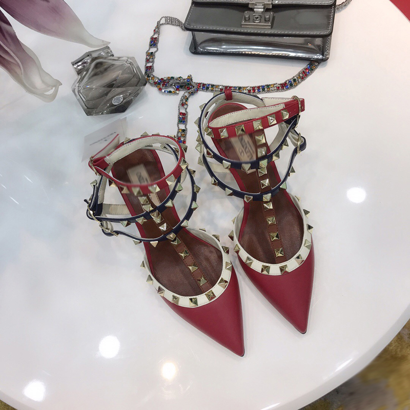 2021 Good Quality Fashion Women Luxurys Designers Shoes Designer Sandals Womens Luxury High Heels Sandal Dress Shoess With Box Size 35-41 -H453, Red
2021 Good Quality Fashion Women Luxurys Designers Shoes Designer Sandals Womens Luxury High Heels Sandal Dress Shoess With Box Size 35-41 -H453, Red