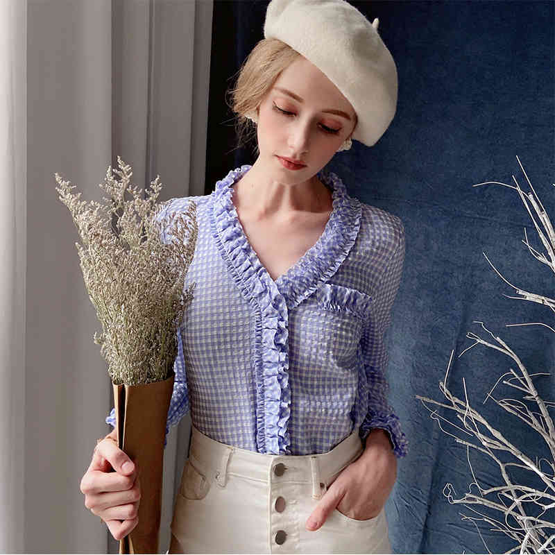 Dabuwawa Sweet Plaid Ruched Women Blouse V-Neck Long Sleeves Ruffle Top Elegant Casual High Street Shirt Office Lady DO1AST051 210520