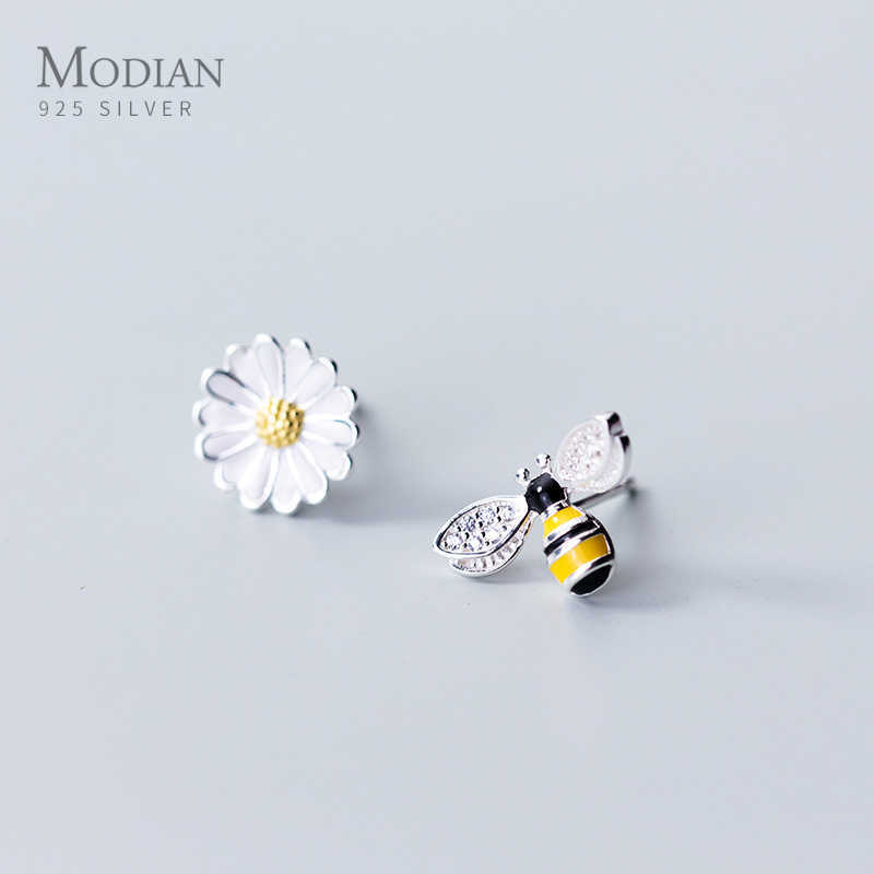 Arrival 100% 925 Sterling Silver Enamel Cute Bee & Flower Stud Earrings Fashion Insect Accessories For Women Jewelry 210707
Arrival 100% 925 Sterling Silver Enamel Cute Bee & Flower Stud Earrings Fashion Insect Accessories For Women Jewelry 210707