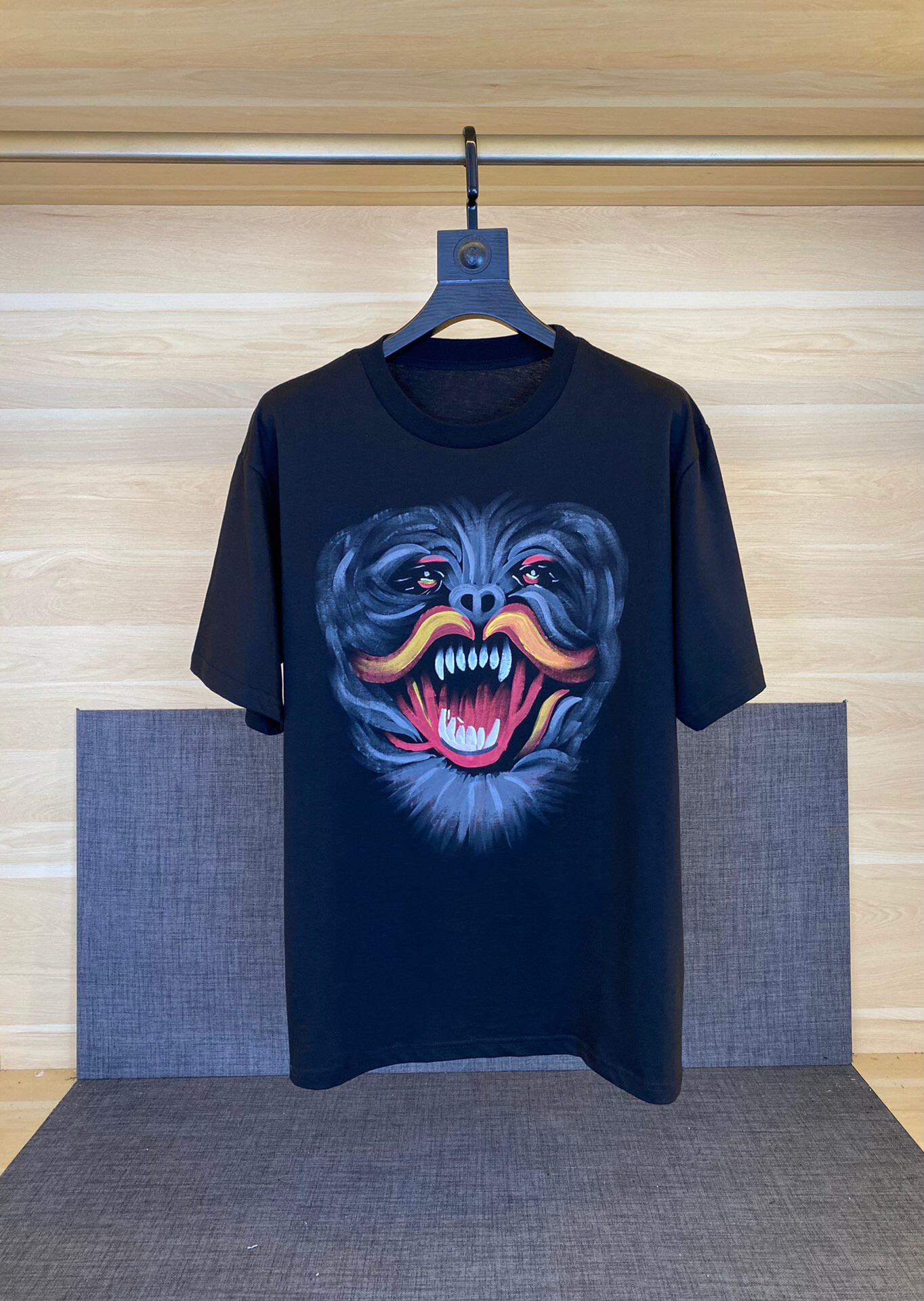 Mens T Shirts women short sleeves Lion graffiti pattern summer Pure color Clothing Luxurys Designers Men shirt, White
Mens T Shirts women short sleeves Lion graffiti pattern summer Pure color Clothing Luxurys Designers Men shirt, White