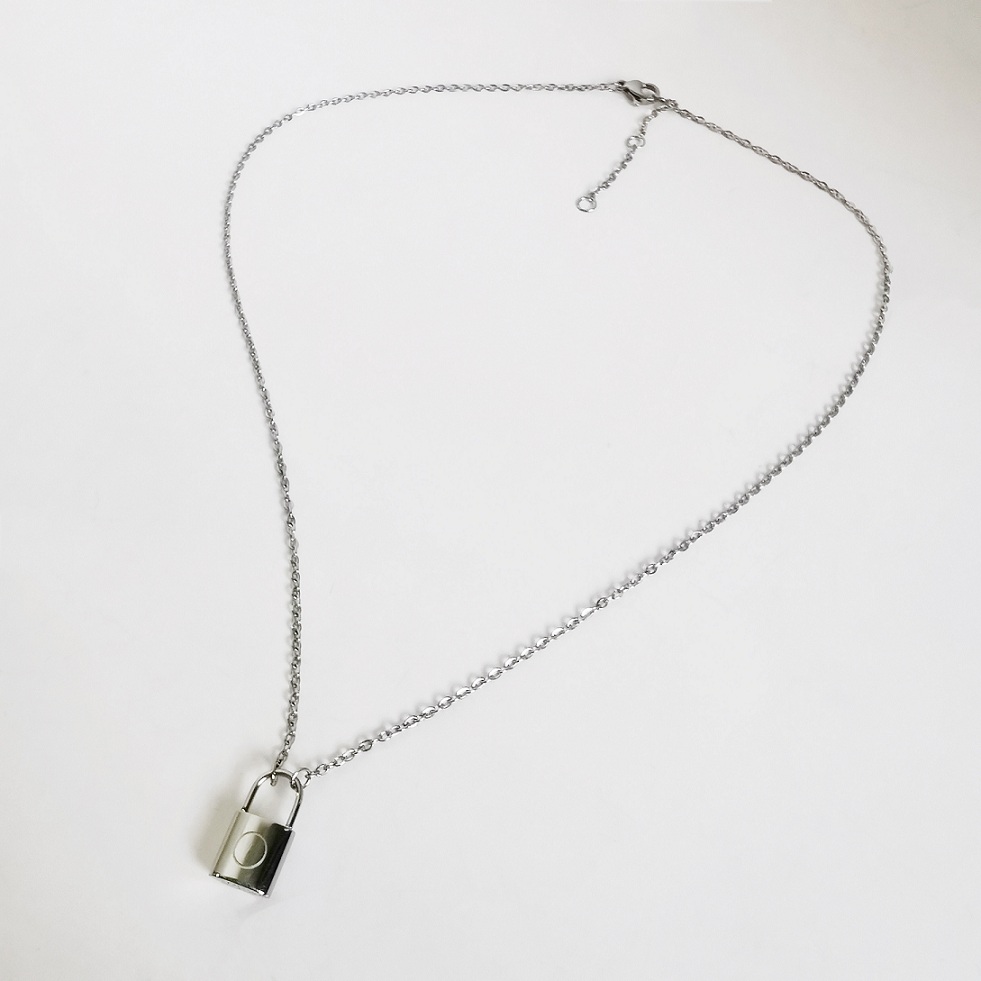 designer jewelry women necklace gold lock pendant designer necklace for men elegant silver chain necklace and earrings bracelets suit
designer jewelry women necklace gold lock pendant designer necklace for men elegant silver chain necklace and earrings bracelets suit