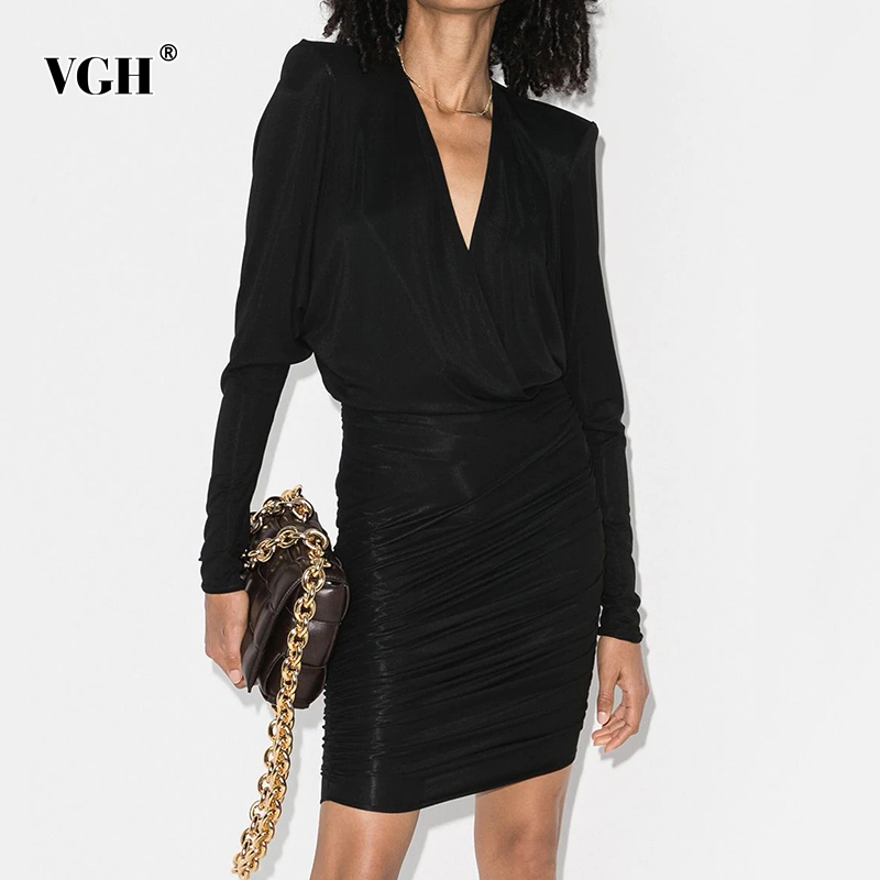 VGH Black Shoulder Pad Dress For Women V Neck Long Sleeve High Waist Ruched Mini Slim Dresses Female Fashion New Clothing 210421