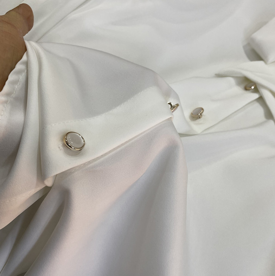 Free Spring Women's Bowknot Shirt Heavy Industry Diamond-studded Loose White Single-breasted Long Sleeve Top 210524