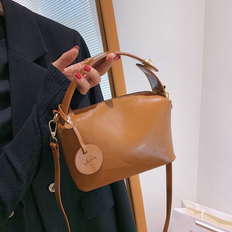 2021 Korean Style Special-Interest Design Soft Surface Hand Bag Square Bag Cute Satchel Womens Retro Simple Crossbody Ins Shoulder Bag, Khaki
2021 Korean Style Special-Interest Design Soft Surface Hand Bag Square Bag Cute Satchel Womens Retro Simple Crossbody Ins Shoulder Bag, Khaki