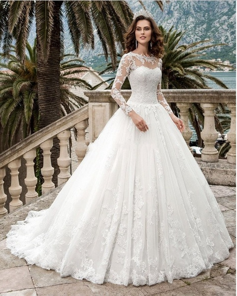Modern Long Sleeve Lace Wedding Dress Princess Country Bridal Dresses 2021 Buttons Gothic Wedding Gowns Turkey Boda