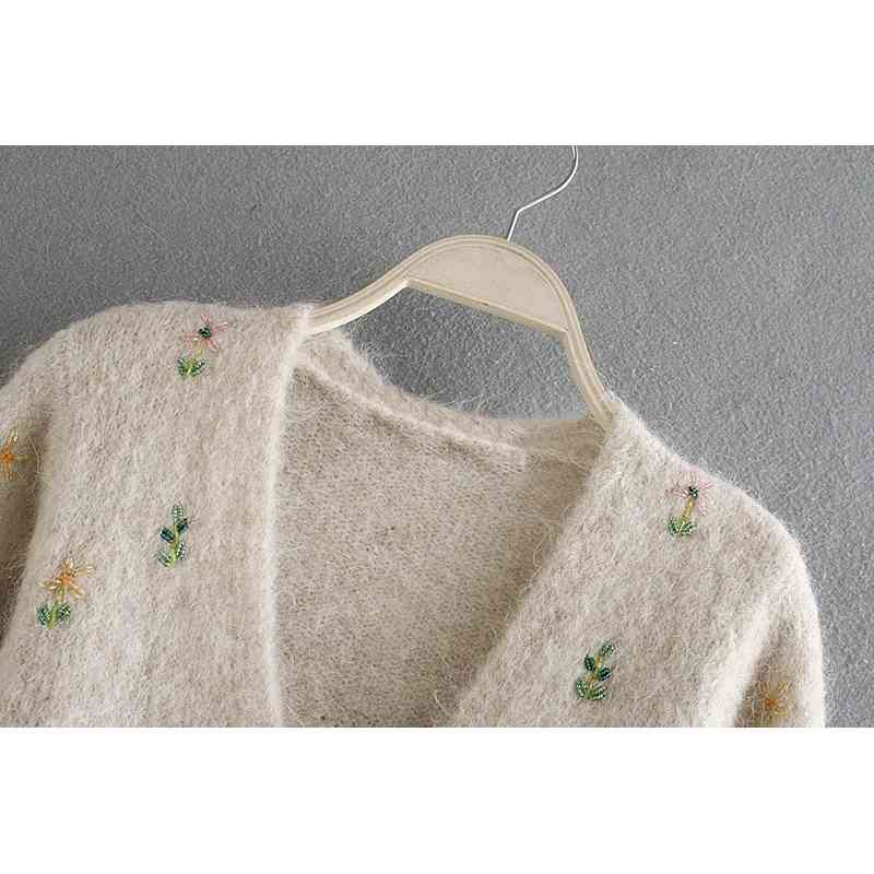 autumn winter fashion sweet V-neck embroidered beaded single-breasted knitted cardigans jacket women crop tops 210508