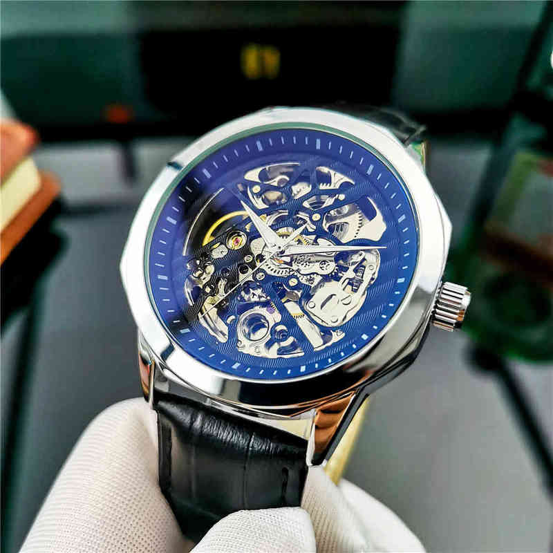 Top Aokulasic Heren Horloges Automatische Merk Luxe Mannen Mechanische Steampunk Skeleton Horloge Klok Man Lederen Sport, Black white
Top Aokulasic Heren Horloges Automatische Merk Luxe Mannen Mechanische Steampunk Skeleton Horloge Klok Man Lederen Sport, Black white