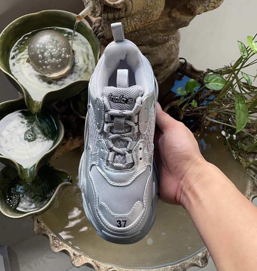 2021 triple s men womens platform shoes grey silver mens fashion sneakers casual shoe jogging walking size 36-45, Black
2021 triple s men womens platform shoes grey silver mens fashion sneakers casual shoe jogging walking size 36-45, Black