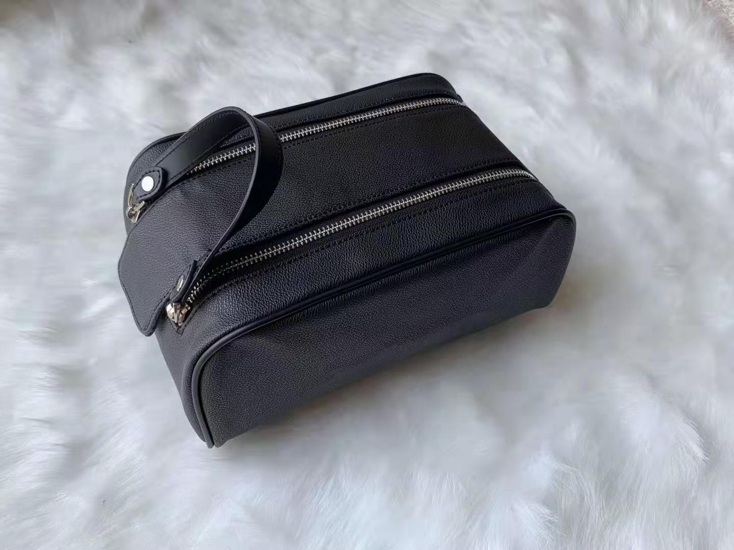 Hot sell Designer Men's Travel toilet bag large capacity bags toiletry bag Cosmetic Handbags, Not sending products
Hot sell Designer Men's Travel toilet bag large capacity bags toiletry bag Cosmetic Handbags, Not sending products