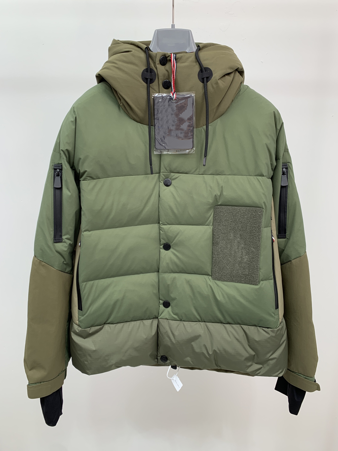 2021 winter high end designer down jacket fashion stitching craft white duck down material thick warm mens luxury ski coat, Blue
2021 winter high end designer down jacket fashion stitching craft white duck down material thick warm mens luxury ski coat, Blue