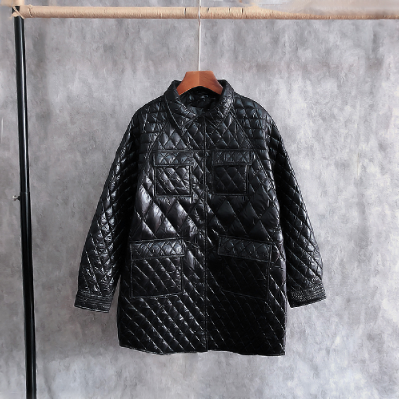 European Station 2021 Winter New Casual Diamond Lattice Shirt Collar Lightweight down Jacket Womens Mid-Length Baggy Coat, Black
European Station 2021 Winter New Casual Diamond Lattice Shirt Collar Lightweight down Jacket Womens Mid-Length Baggy Coat, Black