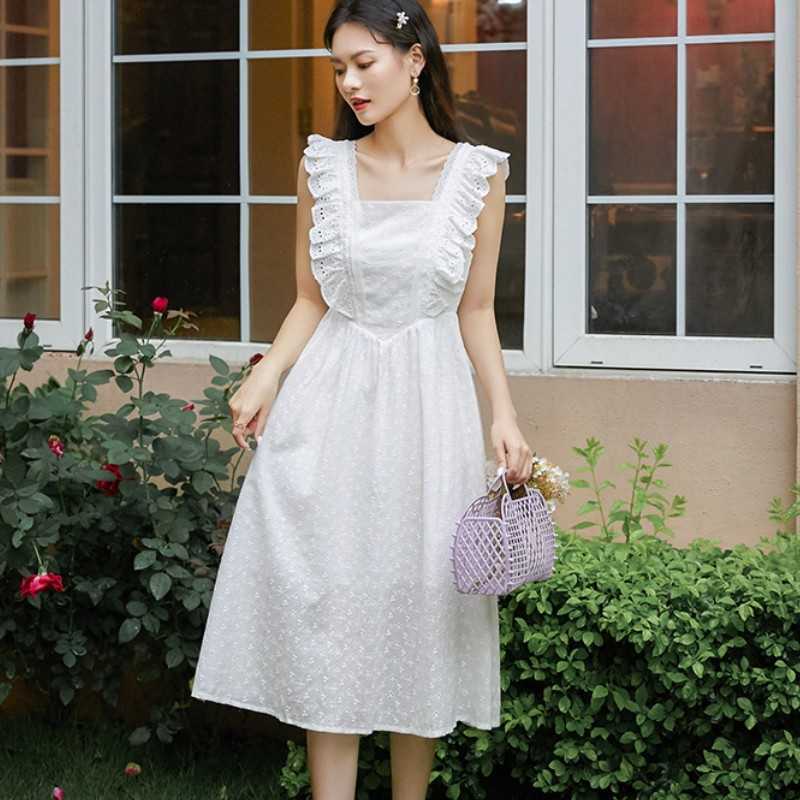 Vintage French Style Women Dresses Elegant White Embroidery Ruffles Square Collar Casual Slim Midi Dress Femme Vestidos 210526
Vintage French Style Women Dresses Elegant White Embroidery Ruffles Square Collar Casual Slim Midi Dress Femme Vestidos 210526