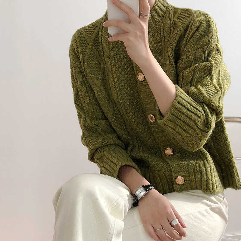 Metal Buckle Knitted Cardigan Women' Autumn Winter Korean-Style Graceful Sweater Jacket SS25 210607, Light grey
Metal Buckle Knitted Cardigan Women' Autumn Winter Korean-Style Graceful Sweater Jacket SS25 210607, Light grey