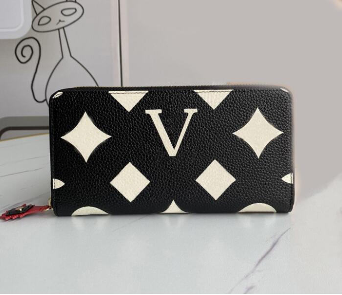 2022 Fashion flowers designer wallets luxurys Men Women leather bags High Quality Classic Letters Key coin Purse Original Box Plaid card holder M69698A, 7 only box
2022 Fashion flowers designer wallets luxurys Men Women leather bags High Quality Classic Letters Key coin Purse Original Box Plaid card holder M69698A, 7 only box