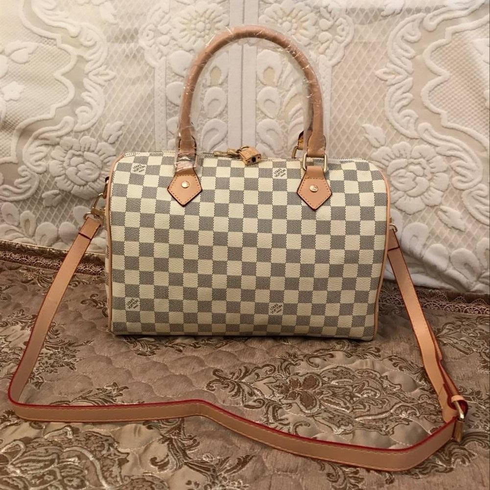 GGLVLOUIS
VITTONYSL
VUTTON Designers Women Messenger Travel Bag Classic Style Fashion Shoulder Bags Lady Totes
GGLVLOUIS
VITTONYSL
VUTTON Designers Women Messenger Travel Bag Classic Style Fashion Shoulder Bags Lady Totes
