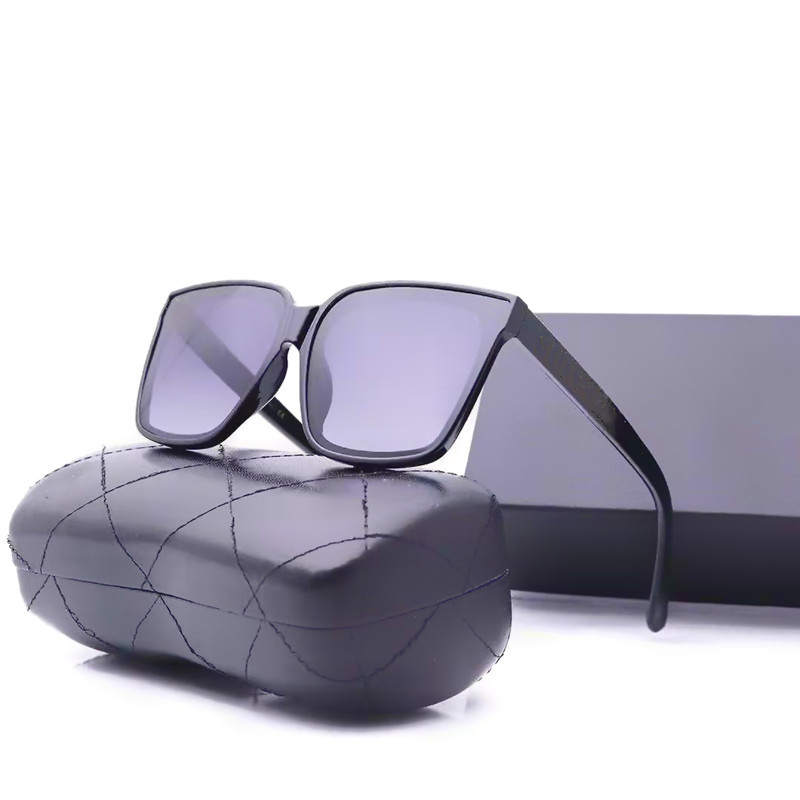 2021 News designer fashion retro C family men's and women's sunglasses Steampunk box colored lens protective glasses MMMMMMM
2021 News designer fashion retro C family men's and women's sunglasses Steampunk box colored lens protective glasses MMMMMMM