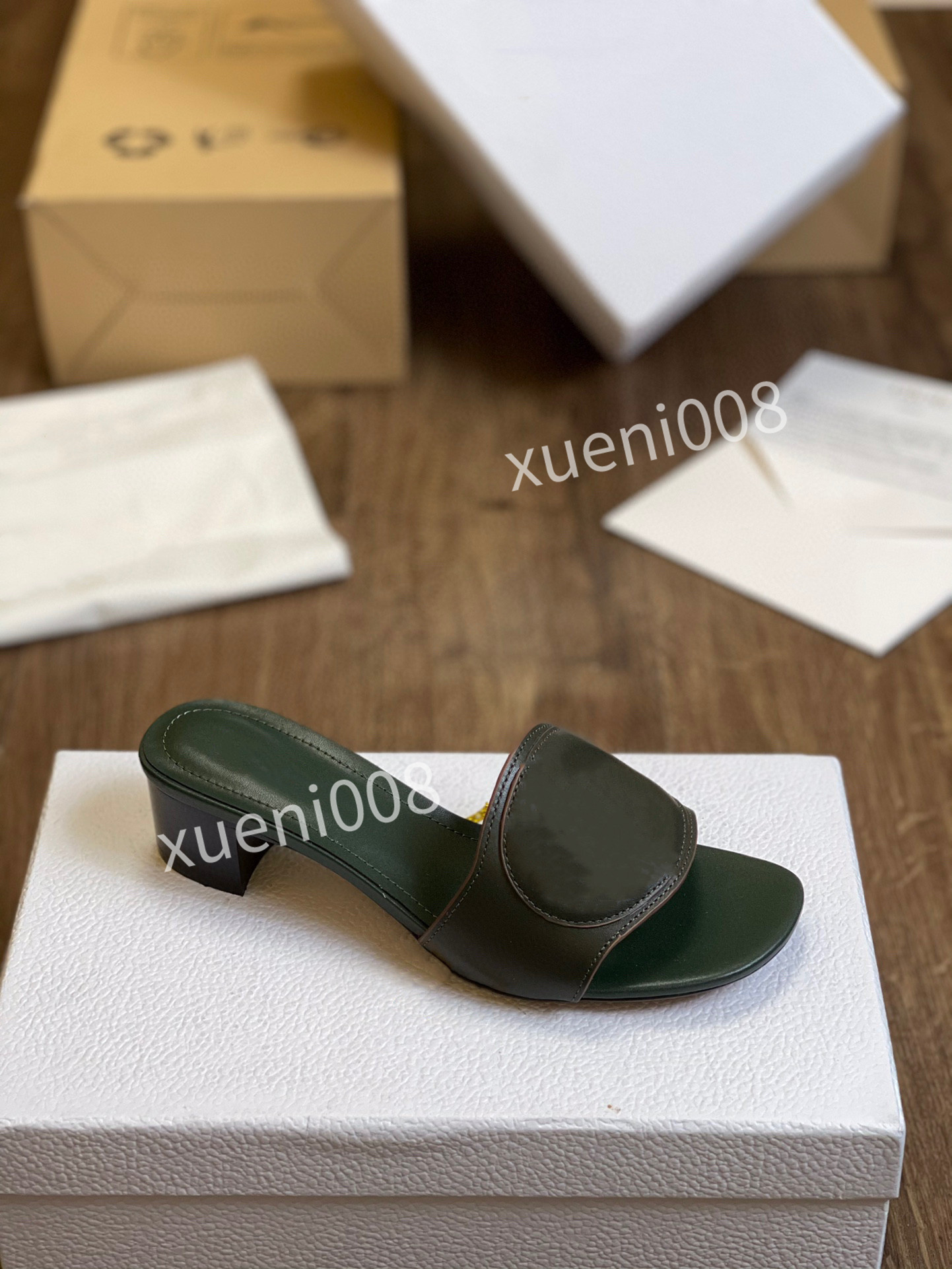 Men Designer Shoes Track 35-42 Sneakers leather Trainers Women Mesh Nylon Printed 3M Triple S Platform Casual Shoe tg210406, Choose the color
Men Designer Shoes Track 35-42 Sneakers leather Trainers Women Mesh Nylon Printed 3M Triple S Platform Casual Shoe tg210406, Choose the color