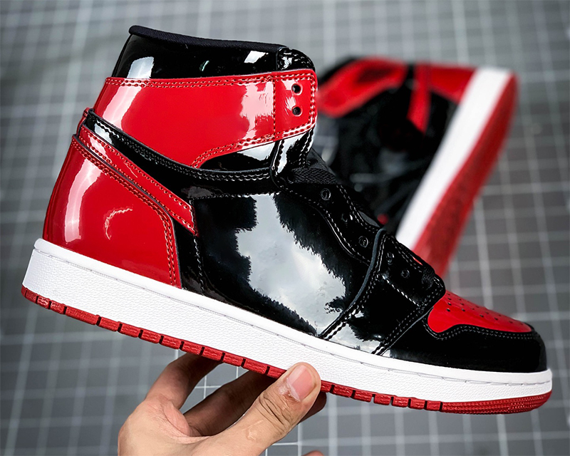 Top sport quality High OG 1 Bred PatentBasketball Shoes Chicago University 1s Black/White/Varsity Red Hyper Royal Men Women Sneakers Outdoor Fashion Trainers, #1
Top sport quality High OG 1 Bred PatentBasketball Shoes Chicago University 1s Black/White/Varsity Red Hyper Royal Men Women Sneakers Outdoor Fashion Trainers, #1