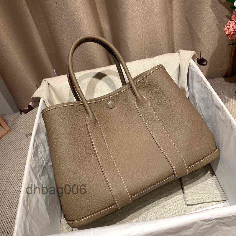 Cowhide Women Handbags Bag 2022 Herm Women's Lychee Grain Head Bucket Large Capacity One Shoulder Messenger h, Small 25cm
Cowhide Women Handbags Bag 2022 Herm Women's Lychee Grain Head Bucket Large Capacity One Shoulder Messenger h, Small 25cm