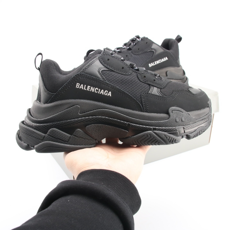Triple S Paris 17FW Men women platform casual shoes black white designers shoes Trainers Fashion sneakers Size 36-45
Triple S Paris 17FW Men women platform casual shoes black white designers shoes Trainers Fashion sneakers Size 36-45