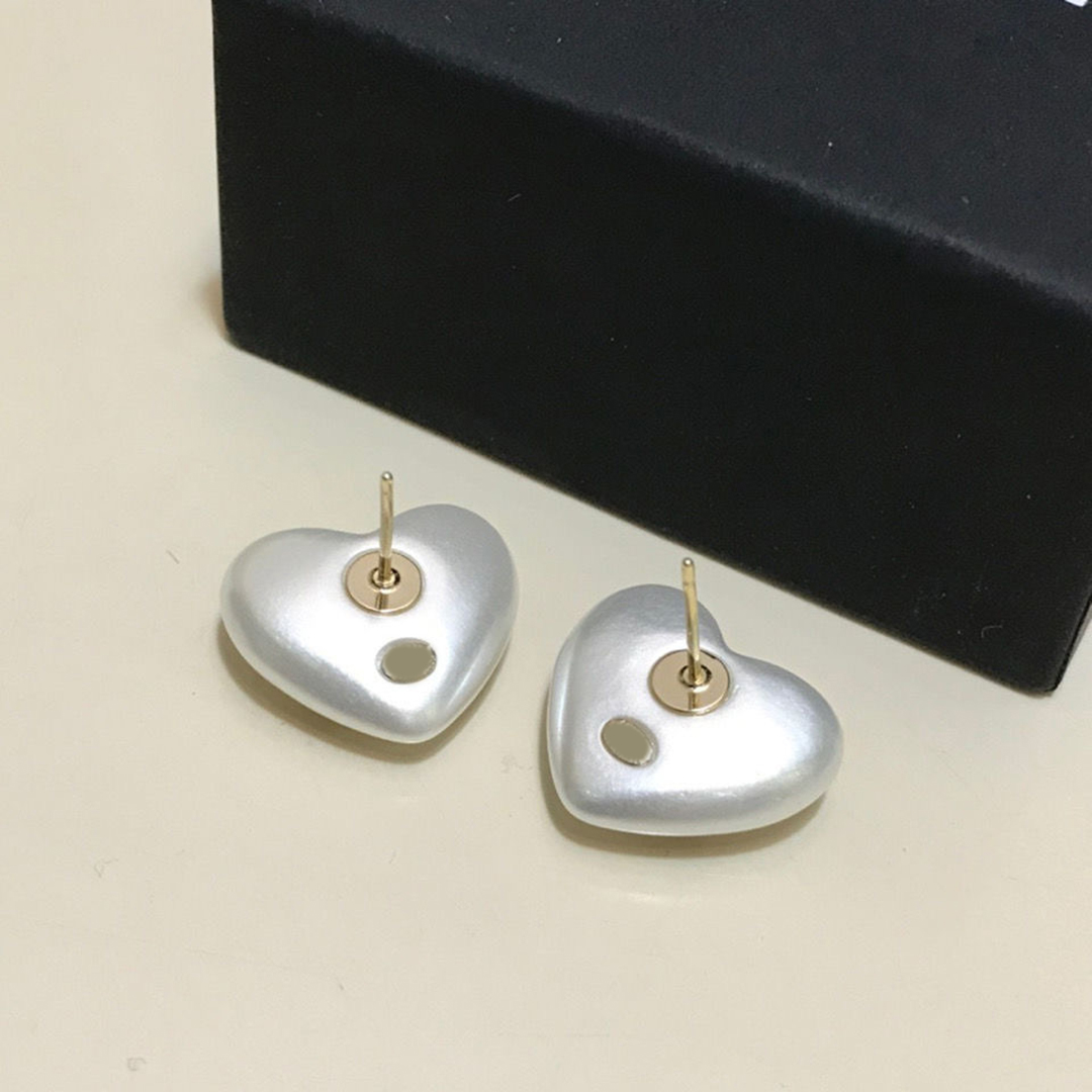Heart Designers Ear Stud Luxurys women's Earrings Classic Love EarS Girl Earring White Jewelry Accessories High quality fashion earloop for Lady good nice
Heart Designers Ear Stud Luxurys women's Earrings Classic Love EarS Girl Earring White Jewelry Accessories High quality fashion earloop for Lady good nice