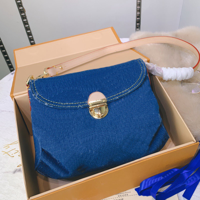 Vintage Denim Handbags Armpit Shoulder Bag Cowboy Cloth Tote Bags Fashion Letter old Flower Snap Hasp Genuine Leather Strap Handbag Purse
Vintage Denim Handbags Armpit Shoulder Bag Cowboy Cloth Tote Bags Fashion Letter old Flower Snap Hasp Genuine Leather Strap Handbag Purse