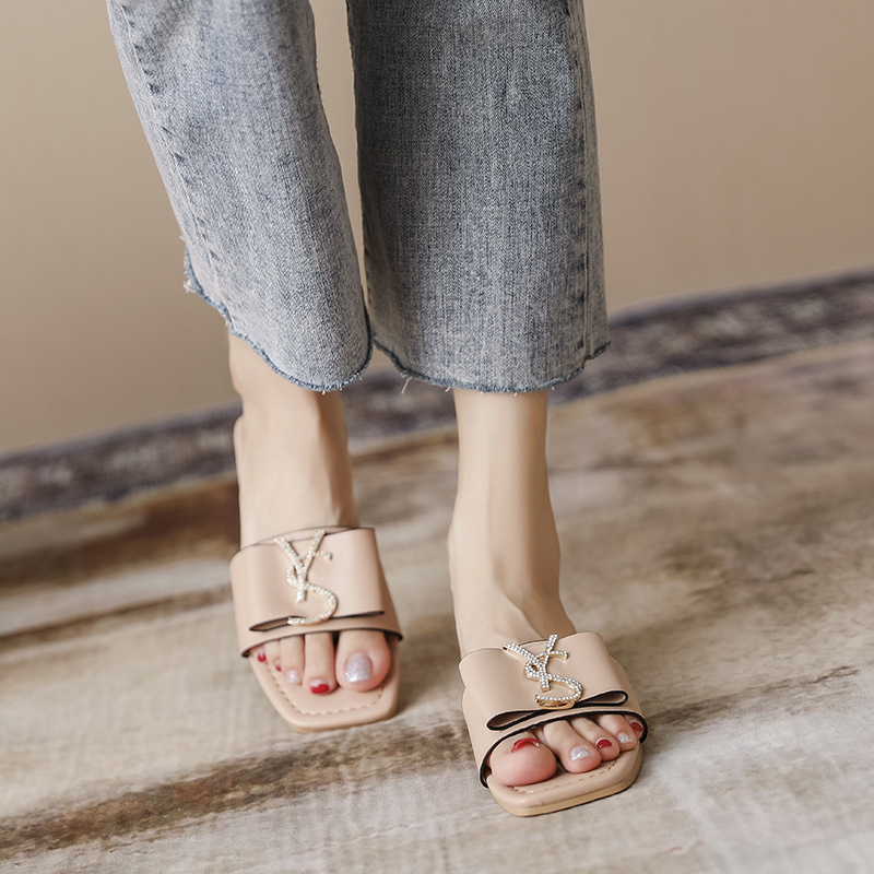 TX001 Summer Fashion Women's Sandals Slippers White Blue Pink PU Leather + Metal Letter YS for Outdoor Wearing Flat Bottom Flip Flops, Option for extra fee
TX001 Summer Fashion Women's Sandals Slippers White Blue Pink PU Leather + Metal Letter YS for Outdoor Wearing Flat Bottom Flip Flops, Option for extra fee