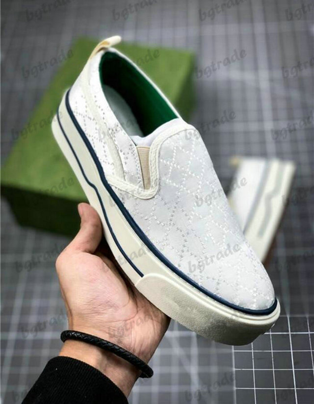 Tennis 1977 Slip-On Sneakers Designer Canvas Platform Shoe Beige Multi Jacquard Denim Chunky Retro Rubber sole
Tennis 1977 Slip-On Sneakers Designer Canvas Platform Shoe Beige Multi Jacquard Denim Chunky Retro Rubber sole