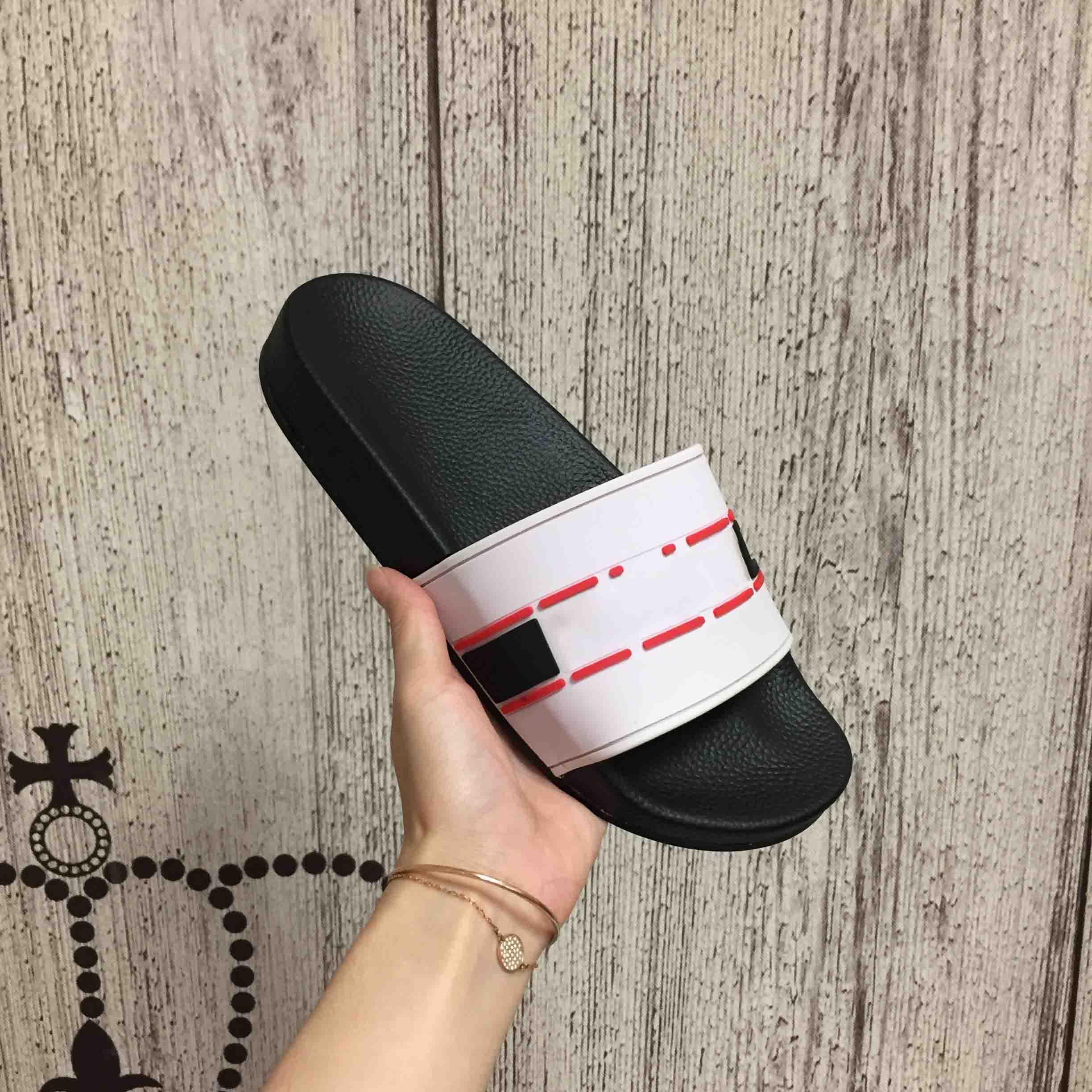2022 New Women Men Slides Summer Slippers Beach Indoor Flat Sandals Slippers House Flip Flops with Spike Sandal Top Quality Luxury Loafers RTFDB5SGSGX, Black
2022 New Women Men Slides Summer Slippers Beach Indoor Flat Sandals Slippers House Flip Flops with Spike Sandal Top Quality Luxury Loafers RTFDB5SGSGX, Black