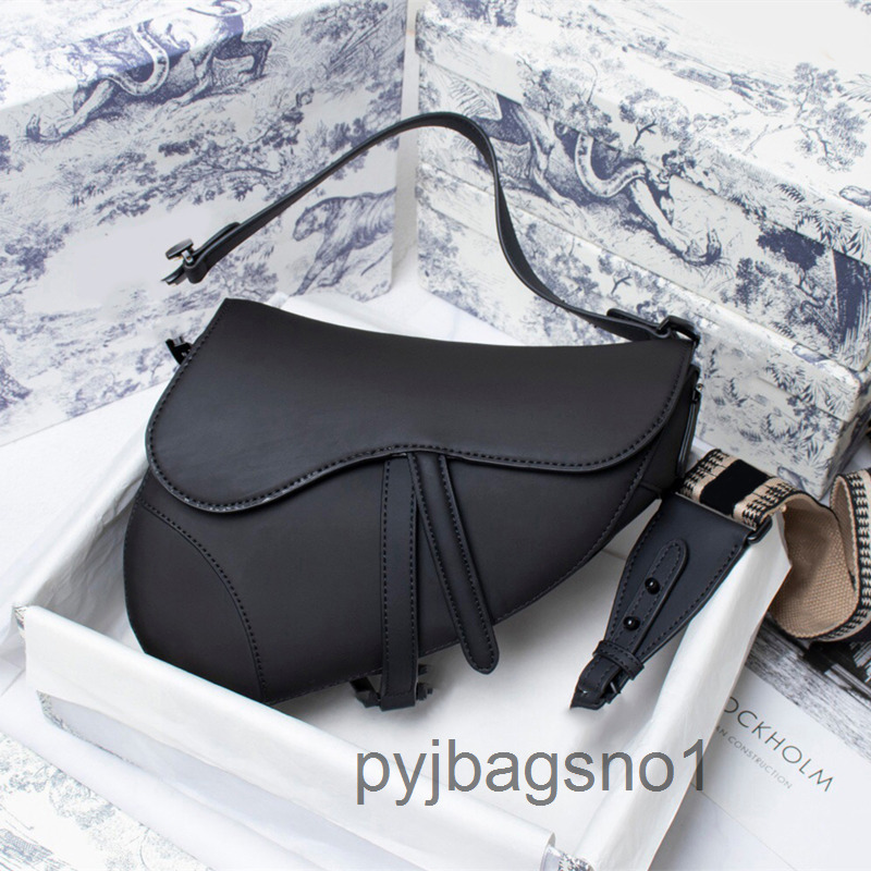 Luxury Bags and Handbags matte black saddle bag saddlebags Women Tote Brand Letter Embossing HandbagBright light Genuine Leather Shoulder crossbody Classic, Blue(letter strap)
Luxury Bags and Handbags matte black saddle bag saddlebags Women Tote Brand Letter Embossing HandbagBright light Genuine Leather Shoulder crossbody Classic, Blue(letter strap)
