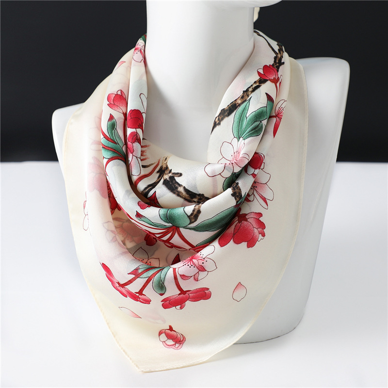 2021 Luxury Floral Print 70*70cm Square Silk Scarf Women Pink Navy Spring Summer Satin Neck Scarf Small Head Bag Scarves Ladies
2021 Luxury Floral Print 70*70cm Square Silk Scarf Women Pink Navy Spring Summer Satin Neck Scarf Small Head Bag Scarves Ladies