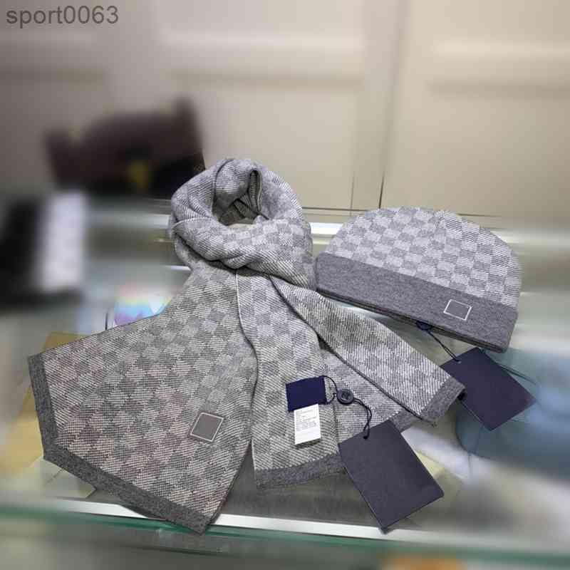 HIGH Quality Classic lattice Winter hats designers bone cap Men women Couple scarf hat two-piece suit Scarf Caps Scarves Sets, Blue;gray
HIGH Quality Classic lattice Winter hats designers bone cap Men women Couple scarf hat two-piece suit Scarf Caps Scarves Sets, Blue;gray