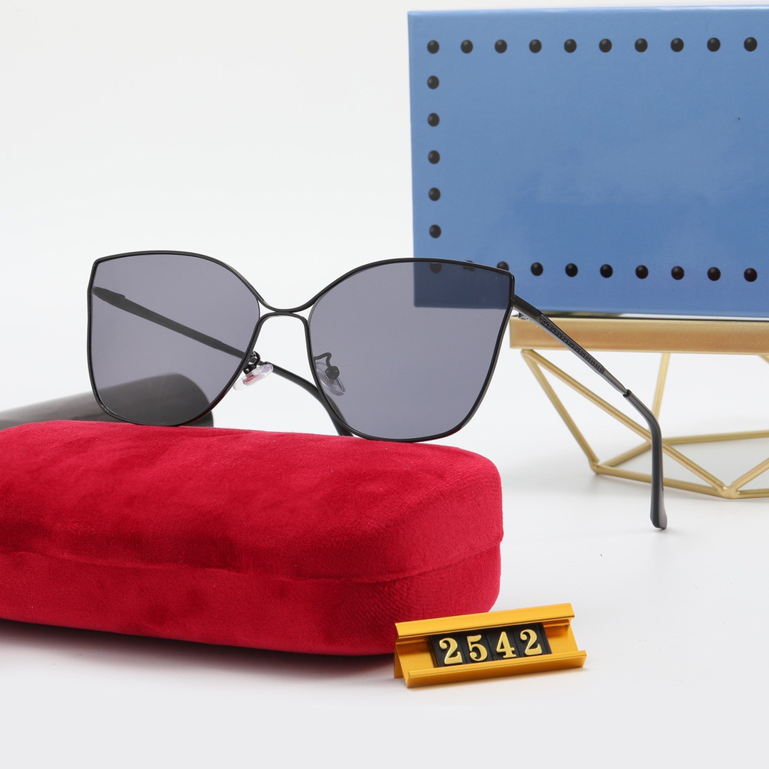 2021 Luxury Brand Designer Sunglasses Top Quality Male and Female Polarized Large Frame Square Outdoor Fashion Glasses Suitable for Shopping Malls, Travel, Beaches
2021 Luxury Brand Designer Sunglasses Top Quality Male and Female Polarized Large Frame Square Outdoor Fashion Glasses Suitable for Shopping Malls, Travel, Beaches