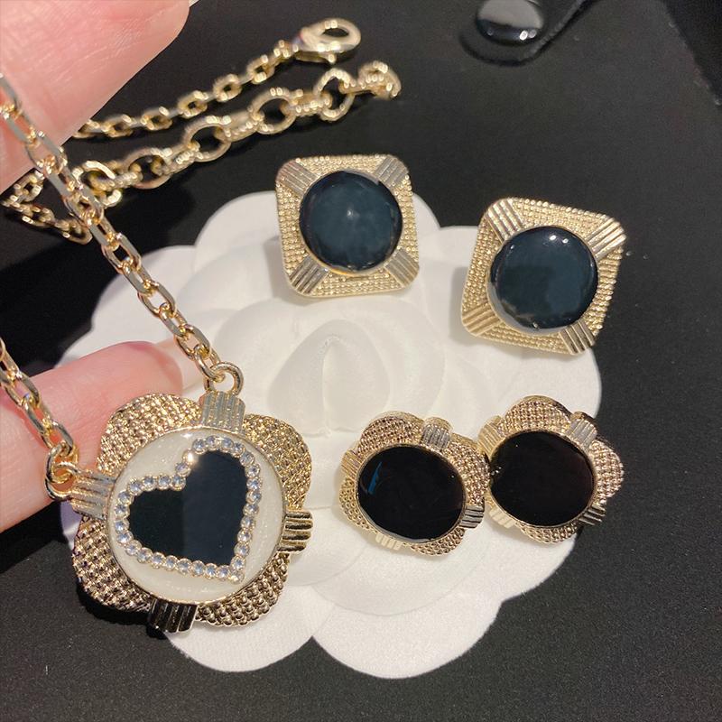 Earrings & Necklace Summer Fashion Brand Gold Luxury Jewelry Top Quality Women's Square Set Heart Round Gift, As pic
Earrings & Necklace Summer Fashion Brand Gold Luxury Jewelry Top Quality Women's Square Set Heart Round Gift, As pic