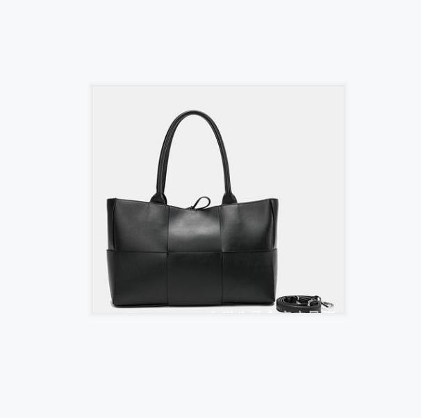 35cm brand designer Classic Arco Tote womens Baguette Evening Bag pouch totes plaited cow leather crossbody handbags 35x23x12cm 061705-2
35cm brand designer Classic Arco Tote womens Baguette Evening Bag pouch totes plaited cow leather crossbody handbags 35x23x12cm 061705-2
