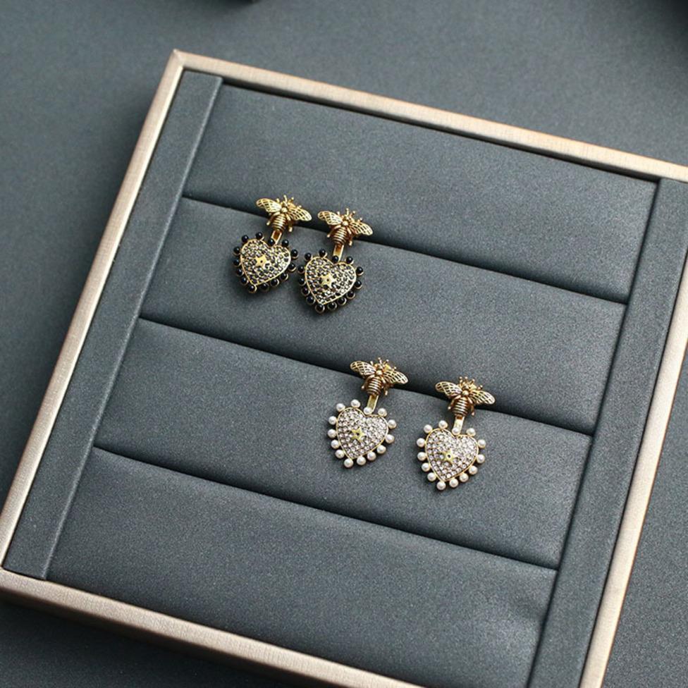 D home 2021 new high quality style heart-shaped diamond inlaid pearl Bee Earrings for women, Golden
D home 2021 new high quality style heart-shaped diamond inlaid pearl Bee Earrings for women, Golden