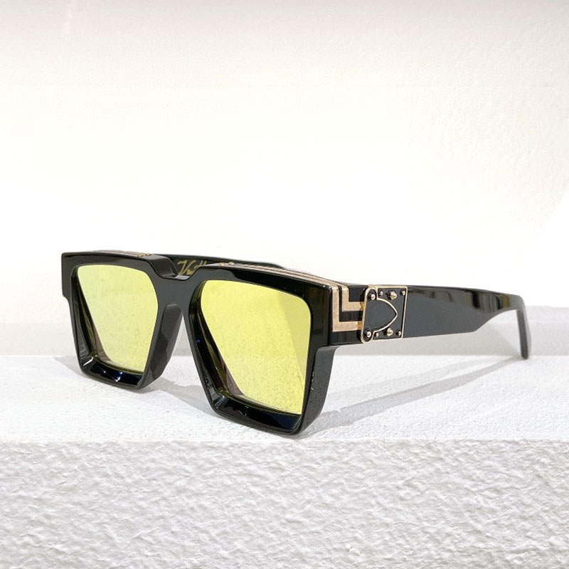 Millionaire mens sunglasses 96006 blue black frame fashion classic million glasses woman trend wild vacation designer 1:1 top quality 1165W
Millionaire mens sunglasses 96006 blue black frame fashion classic million glasses woman trend wild vacation designer 1:1 top quality 1165W