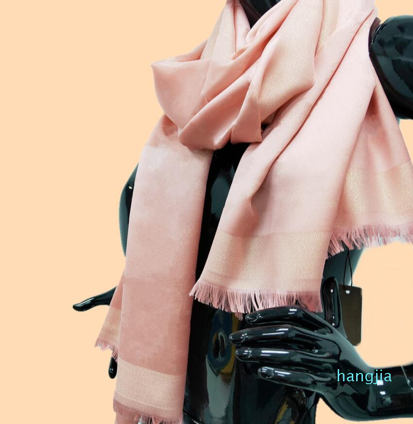 2021 Desingers Classic Silk Scarves Shawl Four Season Man Women Clover Scarf Fashion Letter Flower Style with Box
