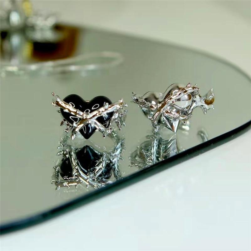 Wedding Rings Luxury Charm Female Elegant Silver Crystal Heart Ringing Men Black Adjust Open One Promise Love Engagement Ring, Slivery;golden
Wedding Rings Luxury Charm Female Elegant Silver Crystal Heart Ringing Men Black Adjust Open One Promise Love Engagement Ring, Slivery;golden