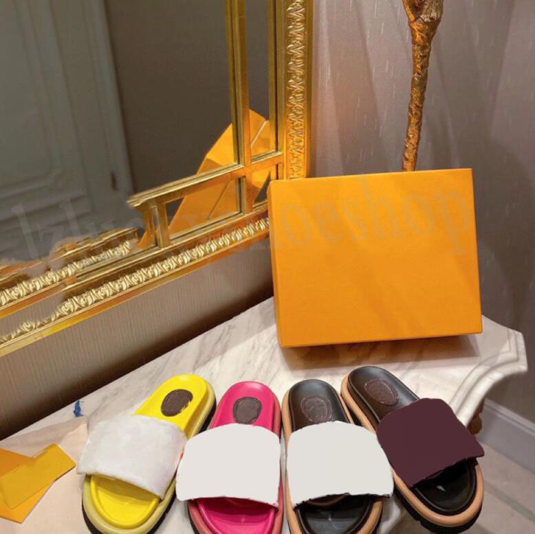 Designer Pool Pillow Comfort Mules Women Fashion Slippers Nylon Wide Strap Filled Soft Down Letter Printed Leather Flat Sandals Rubber Outsole Slipper, Black
Designer Pool Pillow Comfort Mules Women Fashion Slippers Nylon Wide Strap Filled Soft Down Letter Printed Leather Flat Sandals Rubber Outsole Slipper, Black