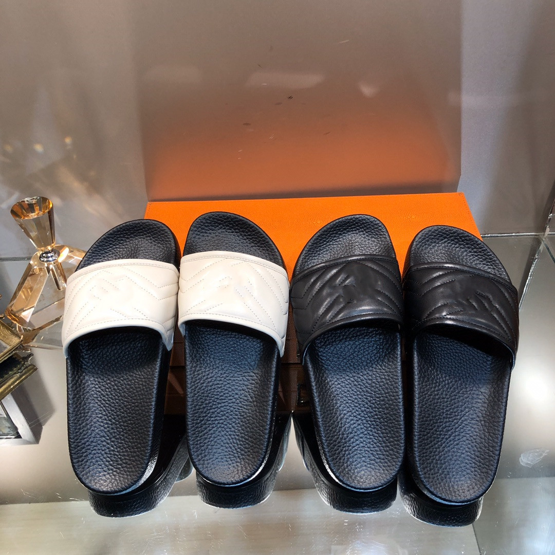 Checkered Women Genuine Leather Slippers Sandals designers ladies Slide Designer Sandal High Quality Real Platform Soft and comfortable Outdoor Beach Slides, Black
Checkered Women Genuine Leather Slippers Sandals designers ladies Slide Designer Sandal High Quality Real Platform Soft and comfortable Outdoor Beach Slides, Black